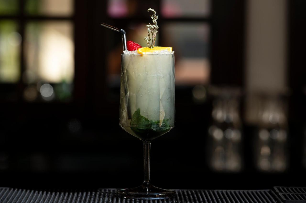 ホテル オクシデンタル アル ジャダフ ドバイ エクステリア 写真 Cocktail
